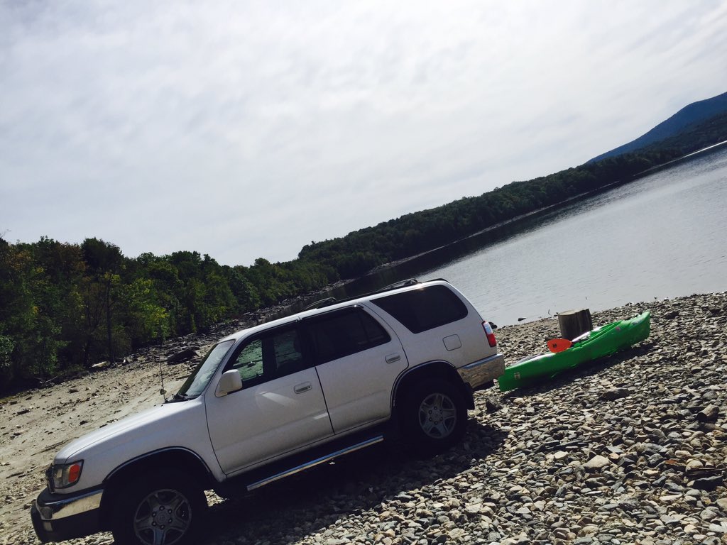 VtJeanne's tweet photo. Sometimes a girl has to play hooky and get lost on the lake absorbing the Rays! ☀️ https://t.co/Luibmej69a