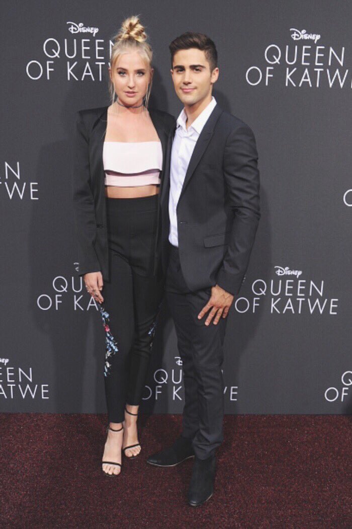 maxehrich's tweet photo. Rad night @QueenOfKatwe premiere @ElCapitanThtre Thanks @topmanusa 4 the suit &amp; #DavidPierre #ModHairLa 4 the ✂️cut https://t.co/U76zrPjxKf