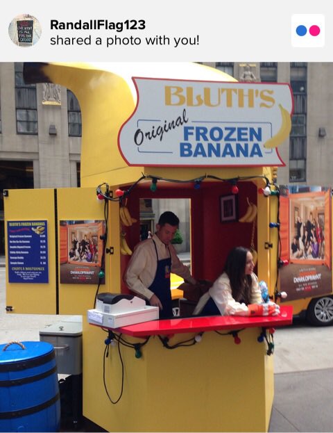 SubjectNYC's tweet photo. The #bananastand https://t.co/yEVuSTBOkN