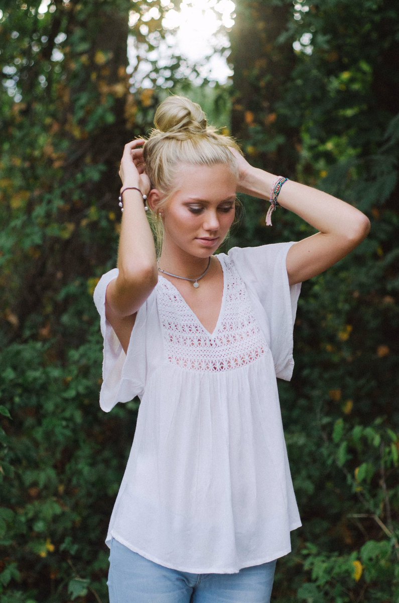 VirginiaBards's tweet photo. I loved this shoot 🌞✨ @alexam123 https://t.co/AzDYRj7Ecx