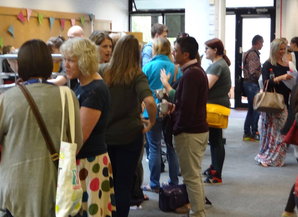 lodge_c's tweet photo. What happens when 400 writers, agents, editors, cr writing tutors get together? #fow16 https://t.co/ZP1v0QR1kL https://t.co/J6o9YS3Qbu