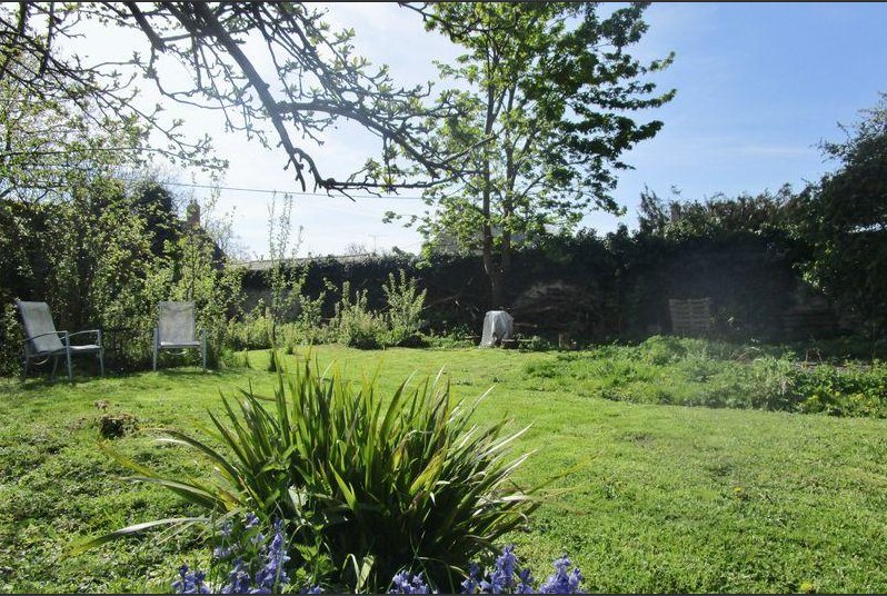 Did I ever tell you about the two 1980s cars that had been left in my garden? Everything looks very different now... #gardenrescue