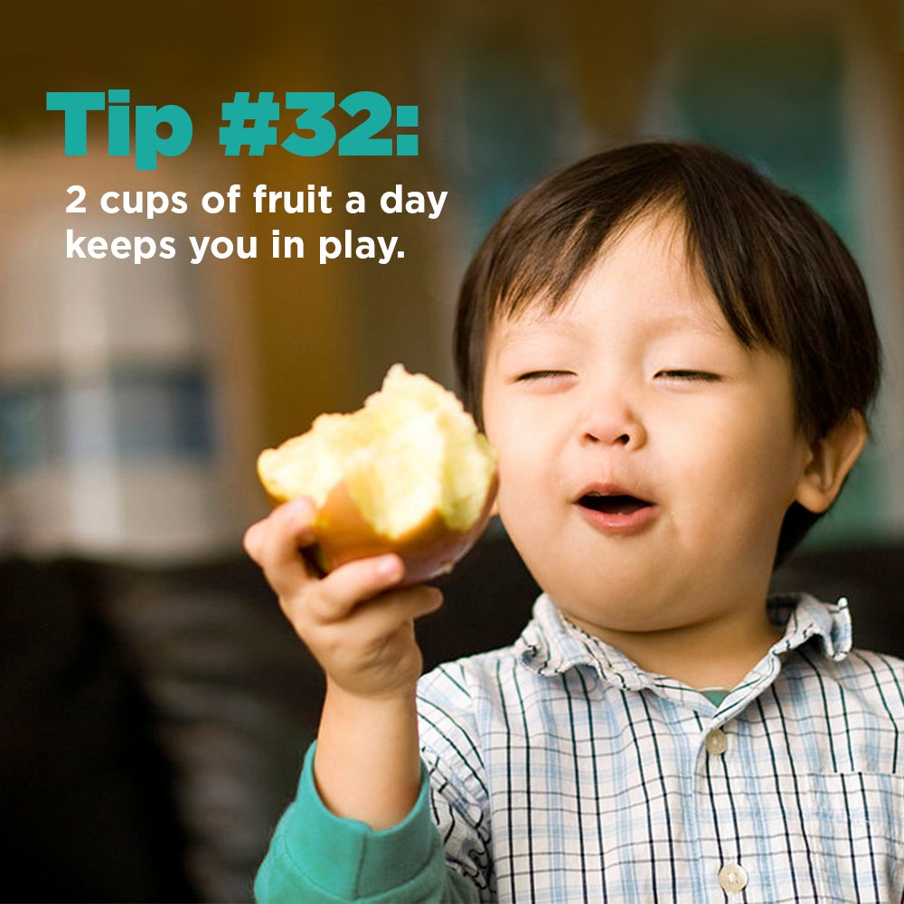 SutterHealth's tweet image. Live a fruitful life. What are your go-to&apos;s 🍎🍊🍇🍓? #eatingwell  #FVMMMonth