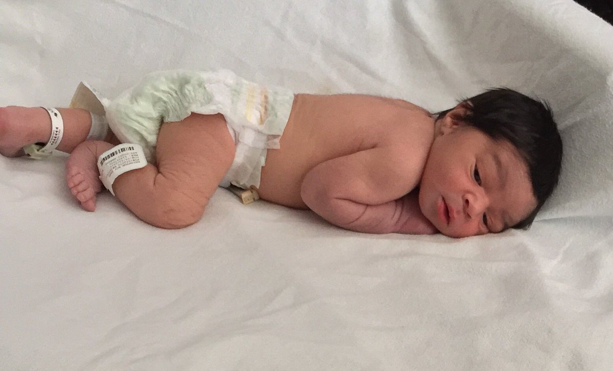 SWEEETT_Teee's tweet photo. My son👶🏻😍😩🌎💙 https://t.co/9HSRl5cRsy