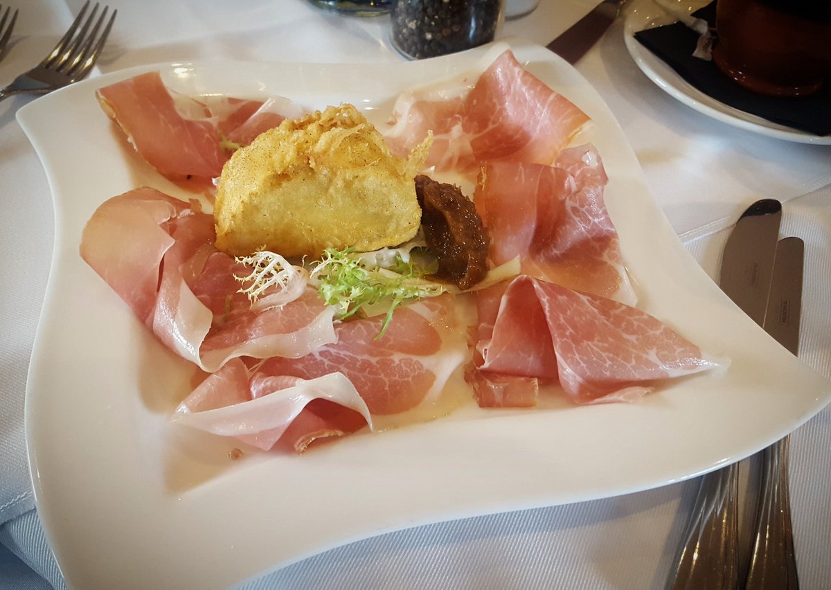 Holliday Food🍕🌱 (@87food_scott) on Twitter photo Simple food at its finest. Deep fried goats cheese, Parma ham and fig jam from <a href="/Vesuvioristo/">Ristorante Vesuvio</a> #87RT Simple food at its finest. Deep fried goats cheese, Parma ham and fig jam from <a href="/Vesuvioristo/">Ristorante Vesuvio</a> #87RT