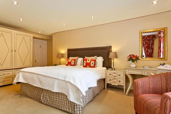 LakesCumbria's tweet photo. 6 of the best in #GoodHotelGuide says @EveningStandard:@AskhamHall @gilpinhotel @Hazel_Bank @rothaymanor @CottageinthWood &amp; #howtownhotel https://t.co/dV2ee34rd7