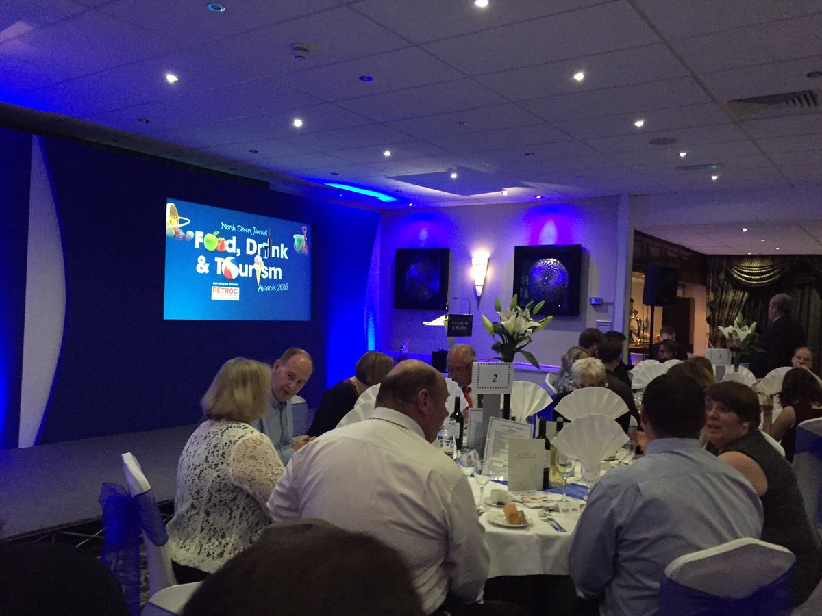 JonClyneCD's tweet photo. @CharlesDarrowUK sponsoring #besttakeaway &amp; #bestfamilyeatery @NDJournal #ndjfood16 awards 👌🐓🍜🍲🍕🌭🍟🍰🎂🍤🍳🍪🍬🍴🍽 @BARNSTAPLEHOTEL https://t.co/SMiYWNzlMU