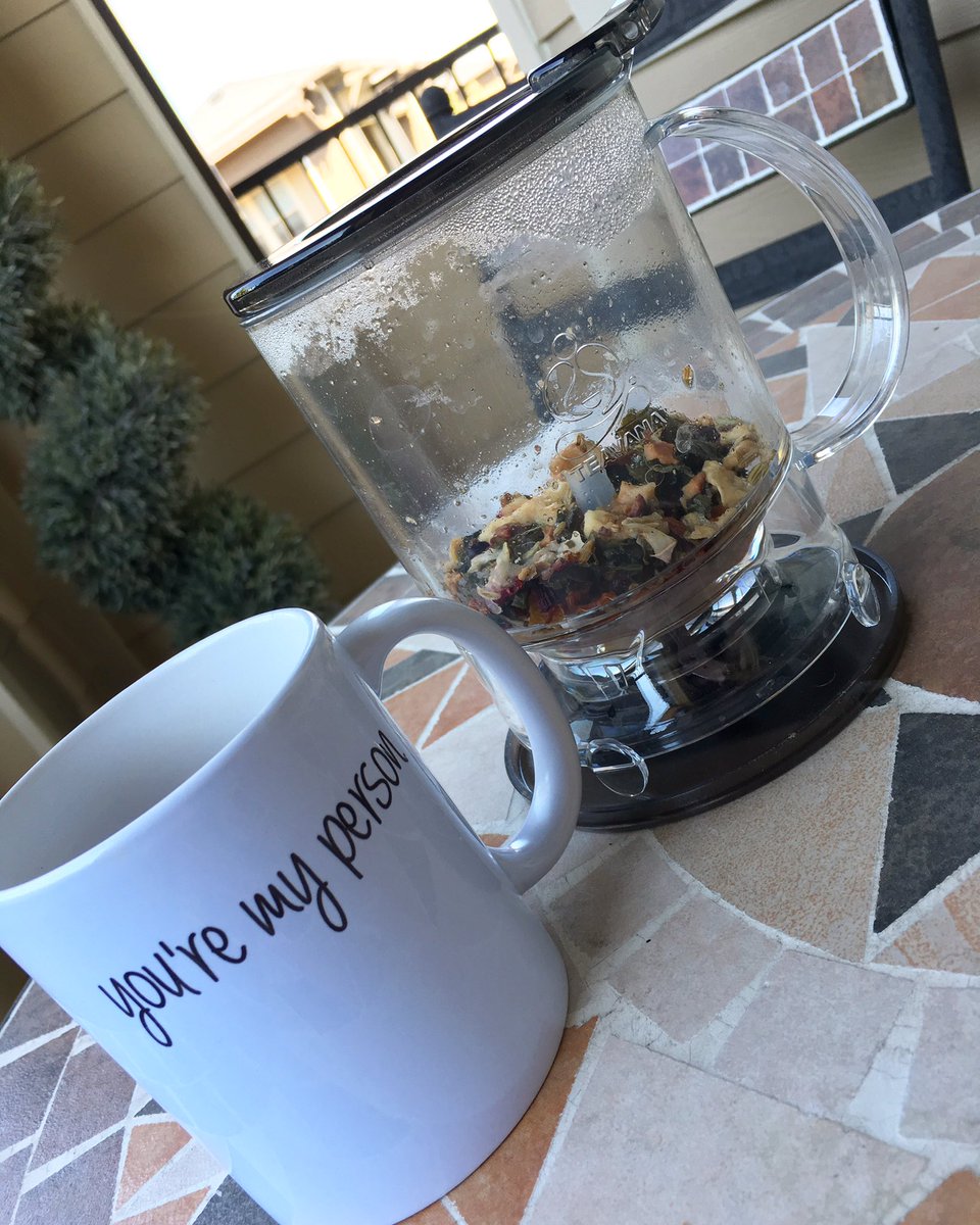 ChristytweetsBS's tweet photo. Beautiful windy morning on the patio ☕️🍃 #Teavana https://t.co/ueprgE4WOv