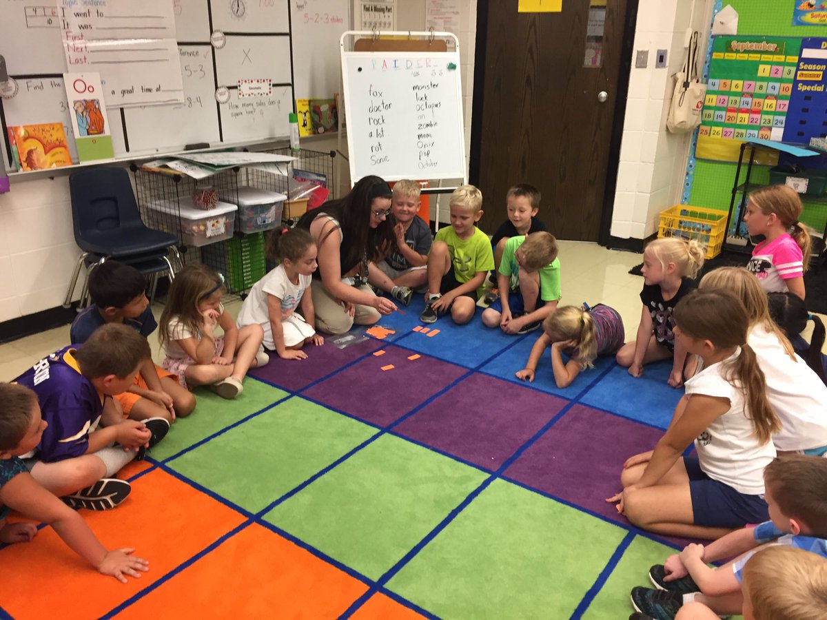 Nod_SunSCCSD's tweet photo. First grade teachers explaining their first Vocabulary Workstation! #NodSun https://t.co/mLWBcV8Mwf