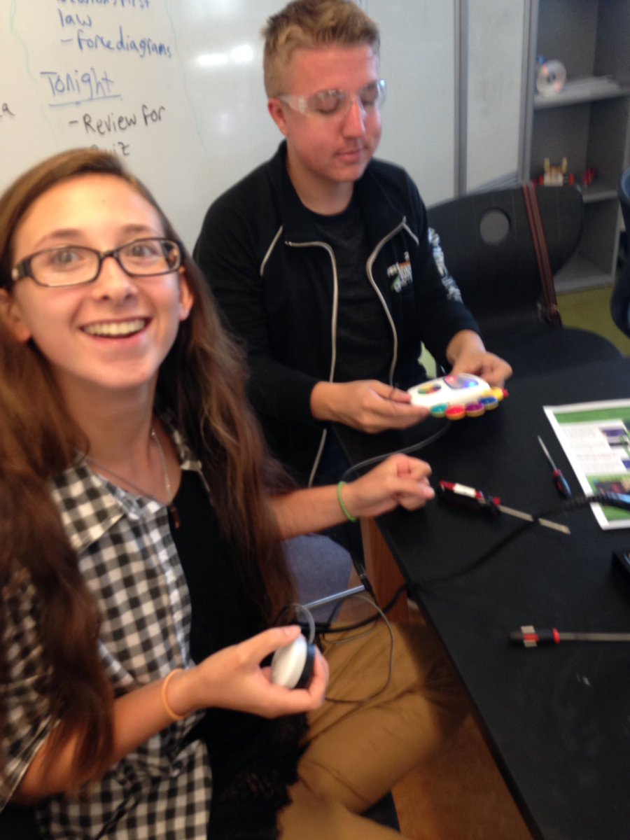 PhysicsGriffith's tweet photo. #engineering kids working w/ OSU mentor to re-design toys for kids with disabilities #weRSTEM https://t.co/iaFicVxSsb
