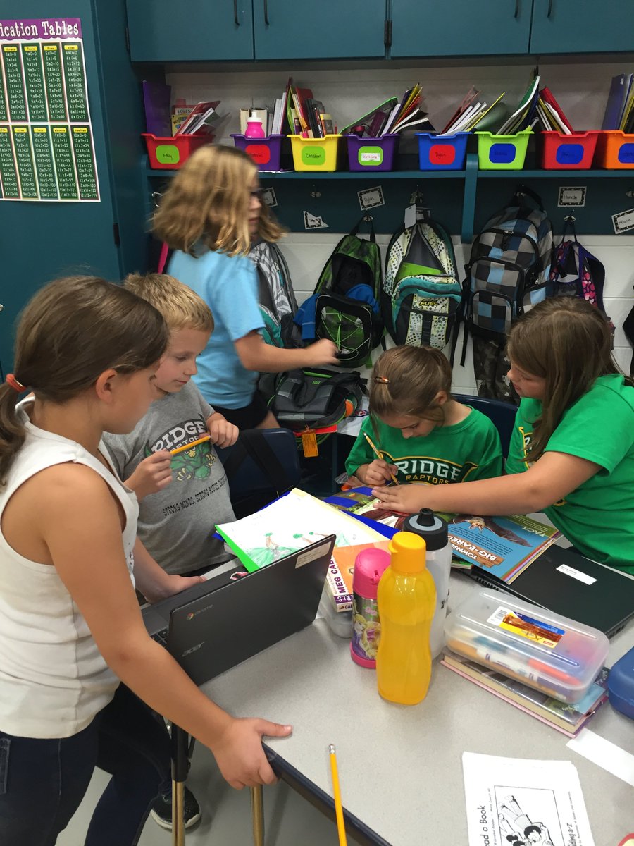 aapostolakis3's tweet photo. Peer editing with 1st grade buddies..kids teach and learn from one another! @RidgeFCL @deaconsclass @MrsDarga @MrsJohnsonRidge @MrsKavsClass https://t.co/fQtVUr20jM