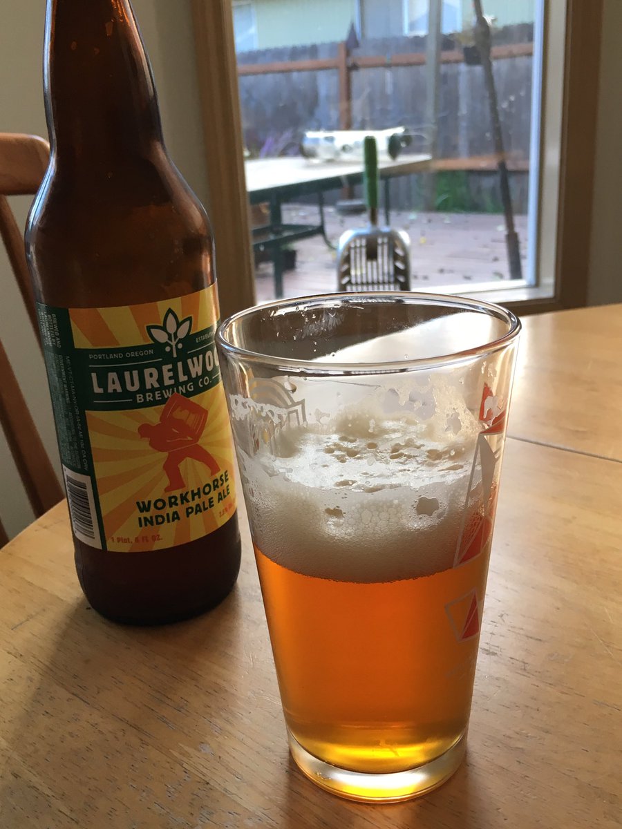 beachpigbbq's tweet photo. Tostada Tuesday with a  Laurelwood Brewing Co. Workhorse IPA Alc. 7.5%. Awesome aroma. Well balanced. https://t.co/9pJmpOuABP