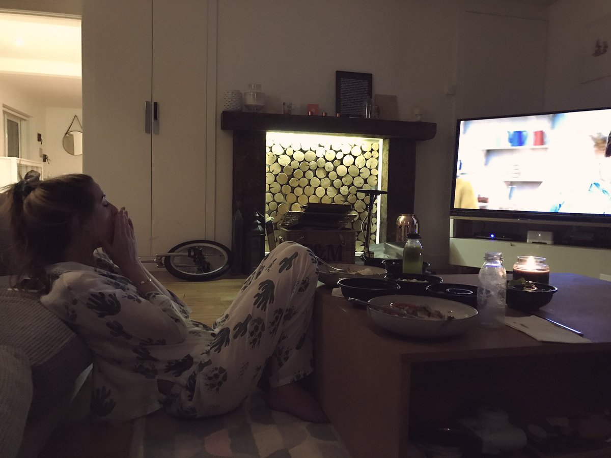 AlfieDeyes's tweet photo. Zoe watching #GBBO 🙊🙉 https://t.co/1X6nKU0DYv