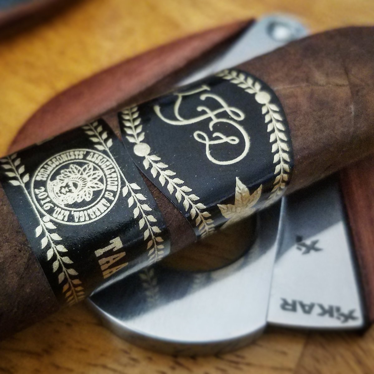 CigarSaveur's tweet photo. This doesn't suck! #SmokeLFD #getlaflored #TAA2016 https://t.co/fUGWeIAL2f