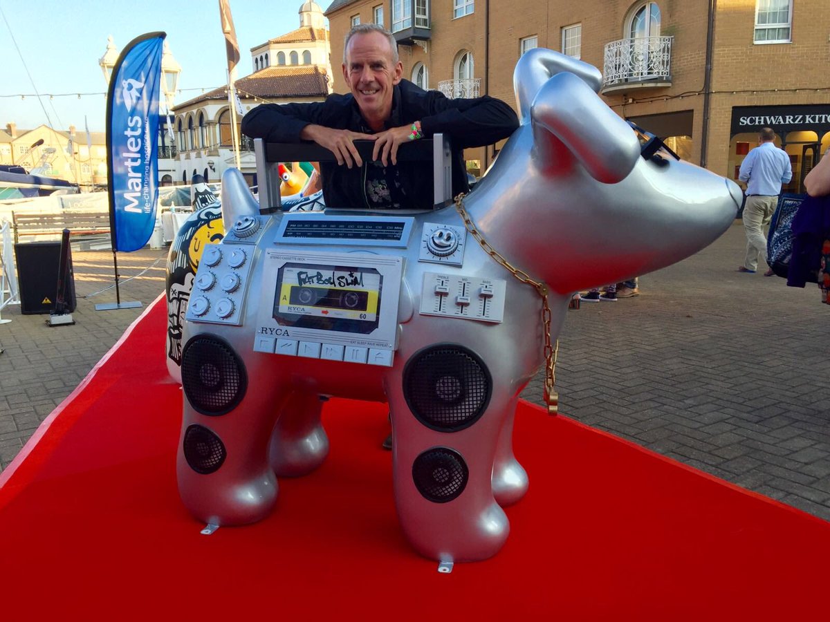 Boomer the Snowdog by <a href="/ry_ca/">ryca</a>! Find him at <a href="/bigbeachcafe/">Big Beach Cafe</a> for the next month! <a href="/martletshospice/">Martlets Hospice</a> <a href="/SnowdogsBTS/">Snowdogs by the Sea</a>