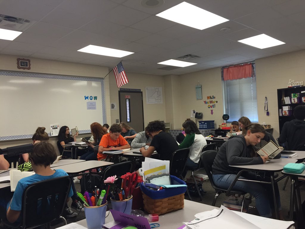 juleslew22's tweet photo. My 6th period is Reading for a Better Life today. They love The Pearl! Yay Steinbeck!!! https://t.co/VXHMxQeSIS