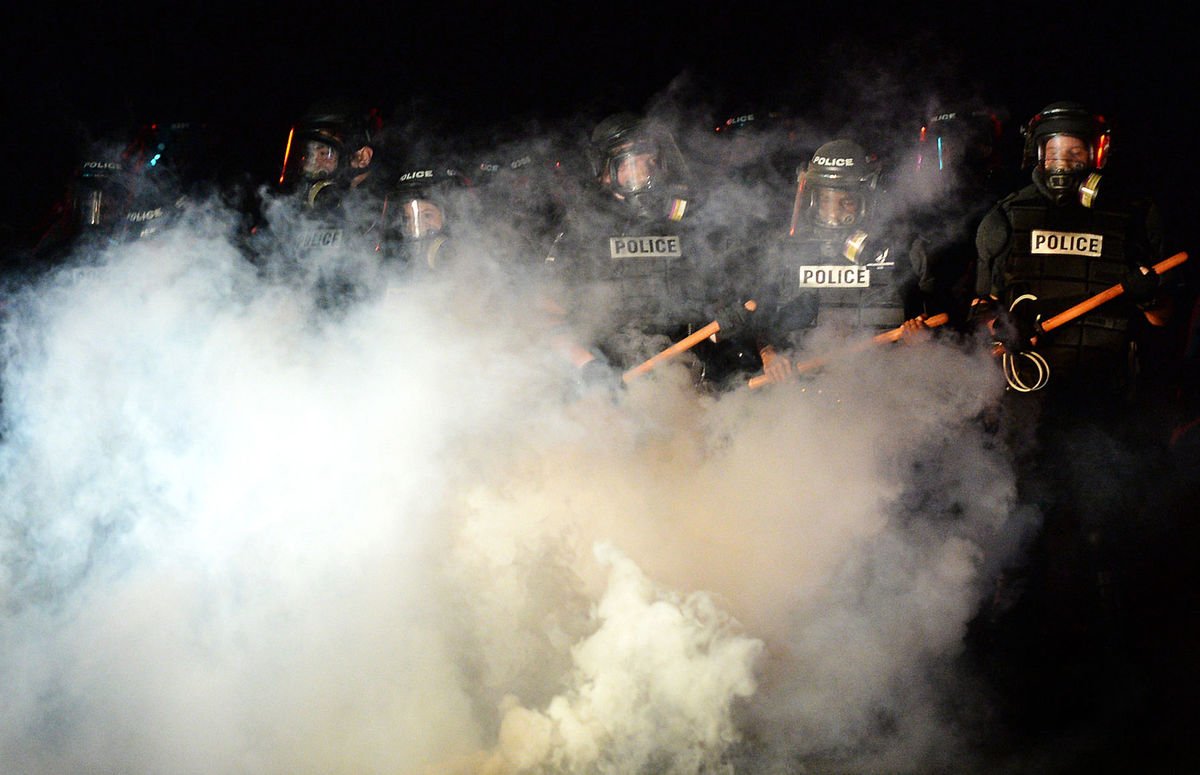 theadvocatebr's tweet photo. Officials: Man shot, tear gas dispersed in Charlotte during Keith Lamont Scott shooting protest https://t.co/MRcMwUAp0e https://t.co/3bCjXF3CRZ