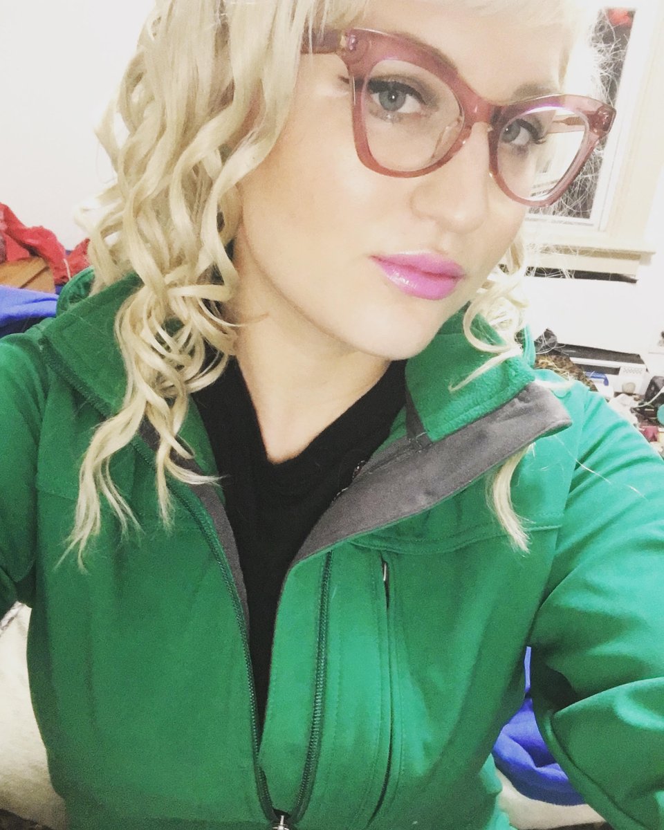 BarbieDomme's tweet photo. Your Goddess got new glasses.  Don't you want to see that smirk as I dehumanize you? @underdeskloser @RTpig @RTmutt #findom #bdsm https://t.co/hVsczKO8mX