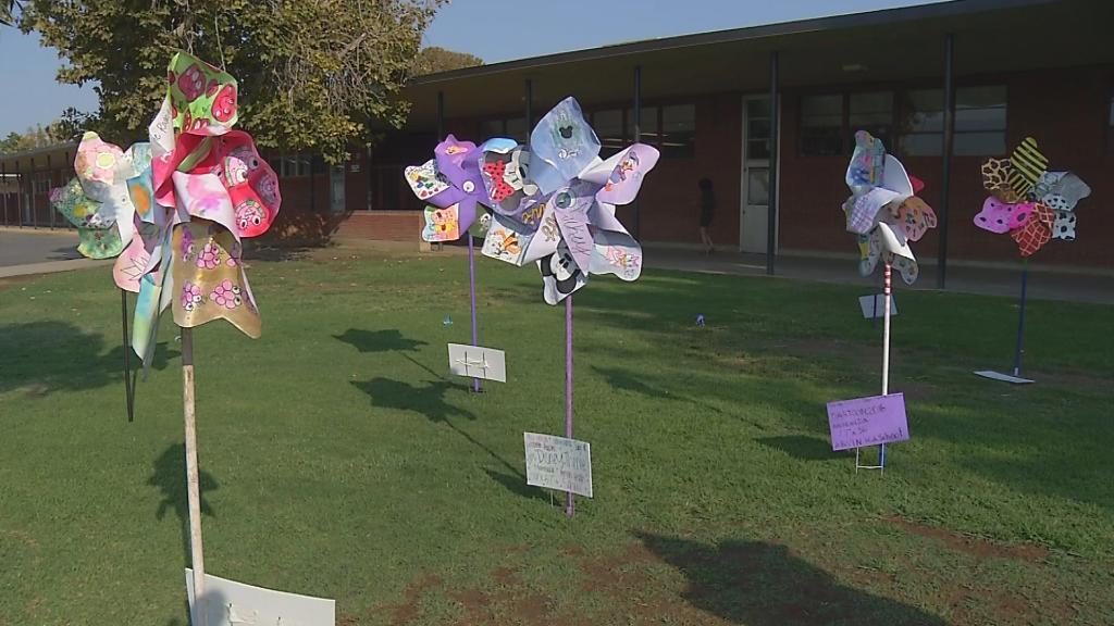 bakersfieldnow's tweet photo. Arvin students take part in #PinwheelsforPeace. https://t.co/sROkrpH77V https://t.co/xCYIxG1Zds