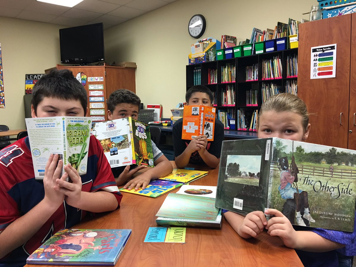 fryestaciann's tweet photo. My students love Reading together. #GISlearns https://t.co/4QL23esUd2