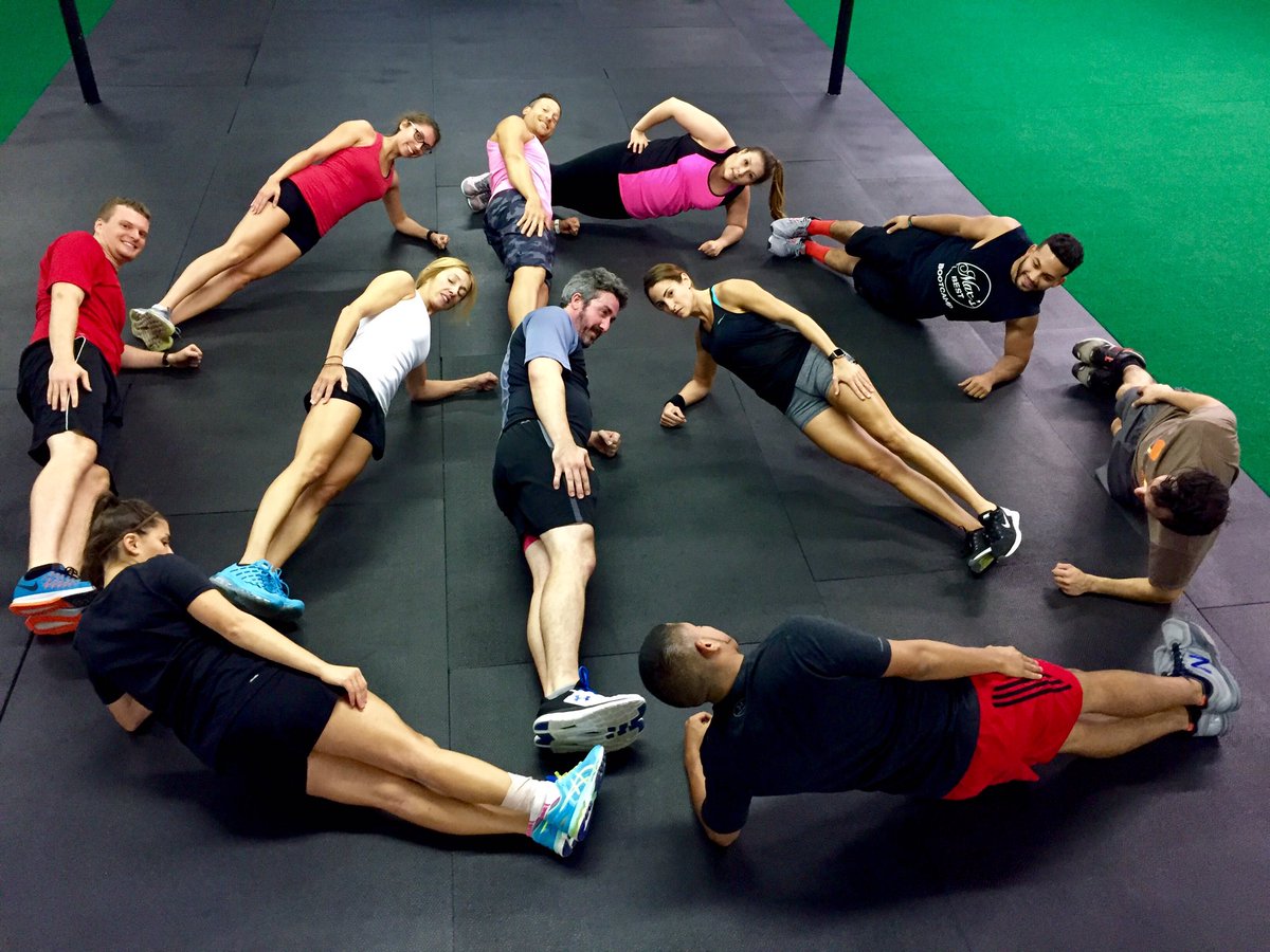 maxsbest_'s tweet photo. Human peace plank, in honor of National Peace Day! โฎ๐
โ๏ธ #MBBArmy #nationalpeaceday2016 #fitfam https://t.co/PwHwDPOC0l