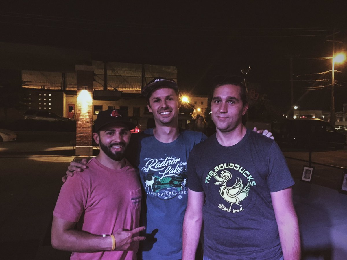 ROARMUSIC's tweet photo. Drummer buds out in Bowling Green, KY tonight at @643SportsBar! Come get down for International Day of Peace! #peaceandlove #innovativeperc https://t.co/zaqOF991Cz