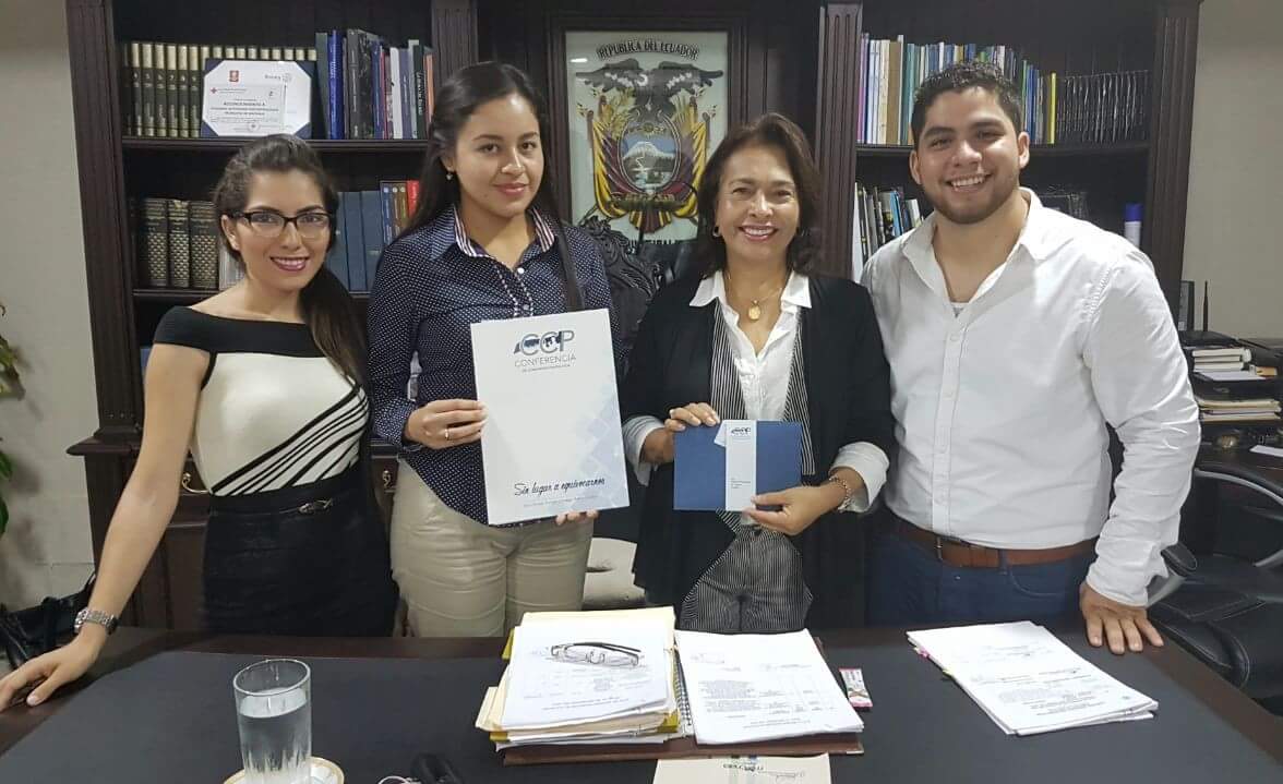 CCPElOro2016's tweet photo. ¡Bienvenida!
Patricia Henríquez, es parte de la Conferencia de Comunicación Política.
Y tú, que esperas para inscribirte.
#CCPElOro2016 https://t.co/8jew3kr2mp