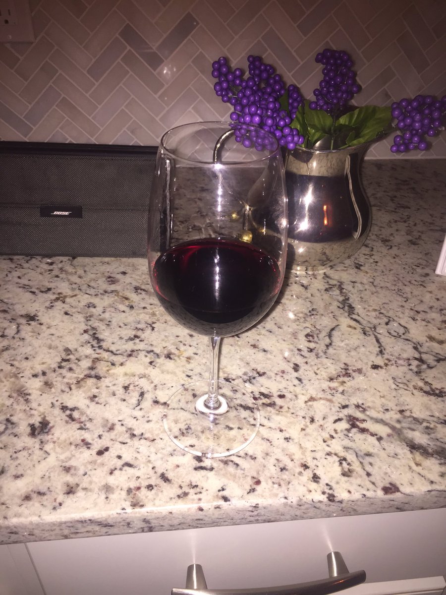 Treensdream's tweet photo. Night cap https://t.co/lY2ZBdHOuQ
