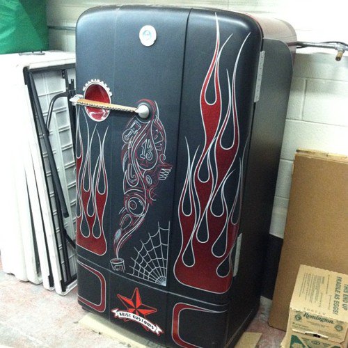 This is what I'm talkin' about!!! #flames #ratrod #ratrodfridge #pinstripe