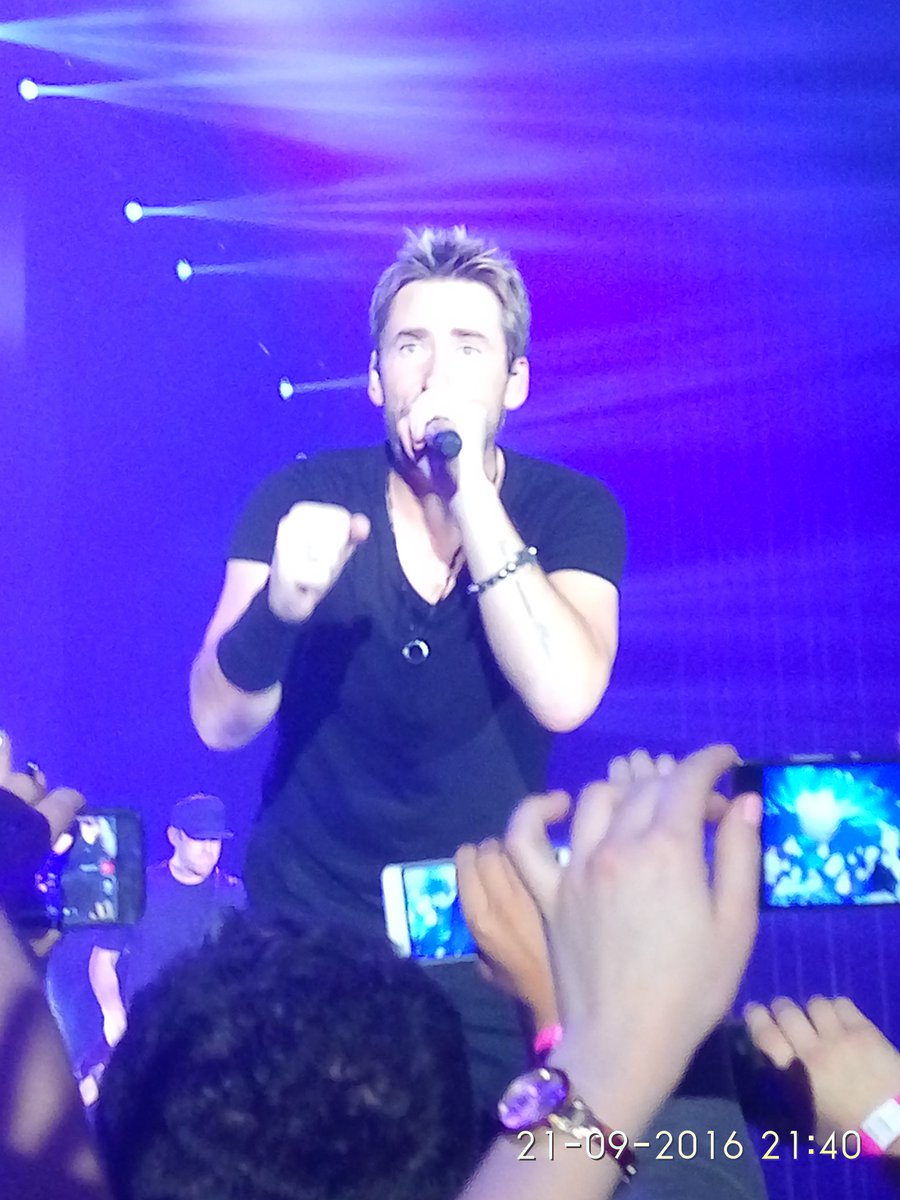 feeerka's tweet photo. @Nickelback that was a magic night :) https://t.co/SEb6QvJAPt
