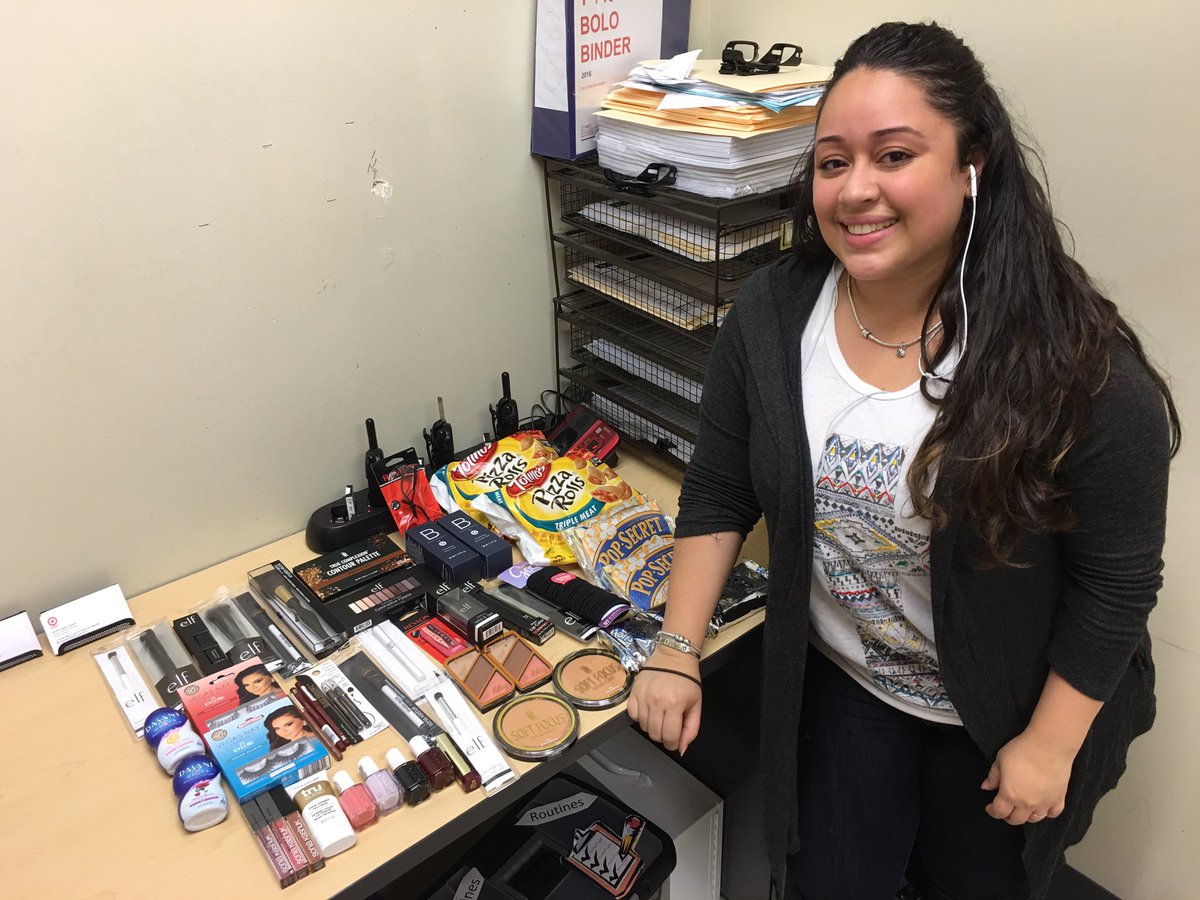 APKenny1401's tweet photo. When you promote ur cosmetics TPS to an APS #StraightResults #T1401 #KnowYourMerchandise @MrsBuhroTGTLady @cislar7 @JGOGT1401 @RobBoyd84 https://t.co/czapZ7Ci6b