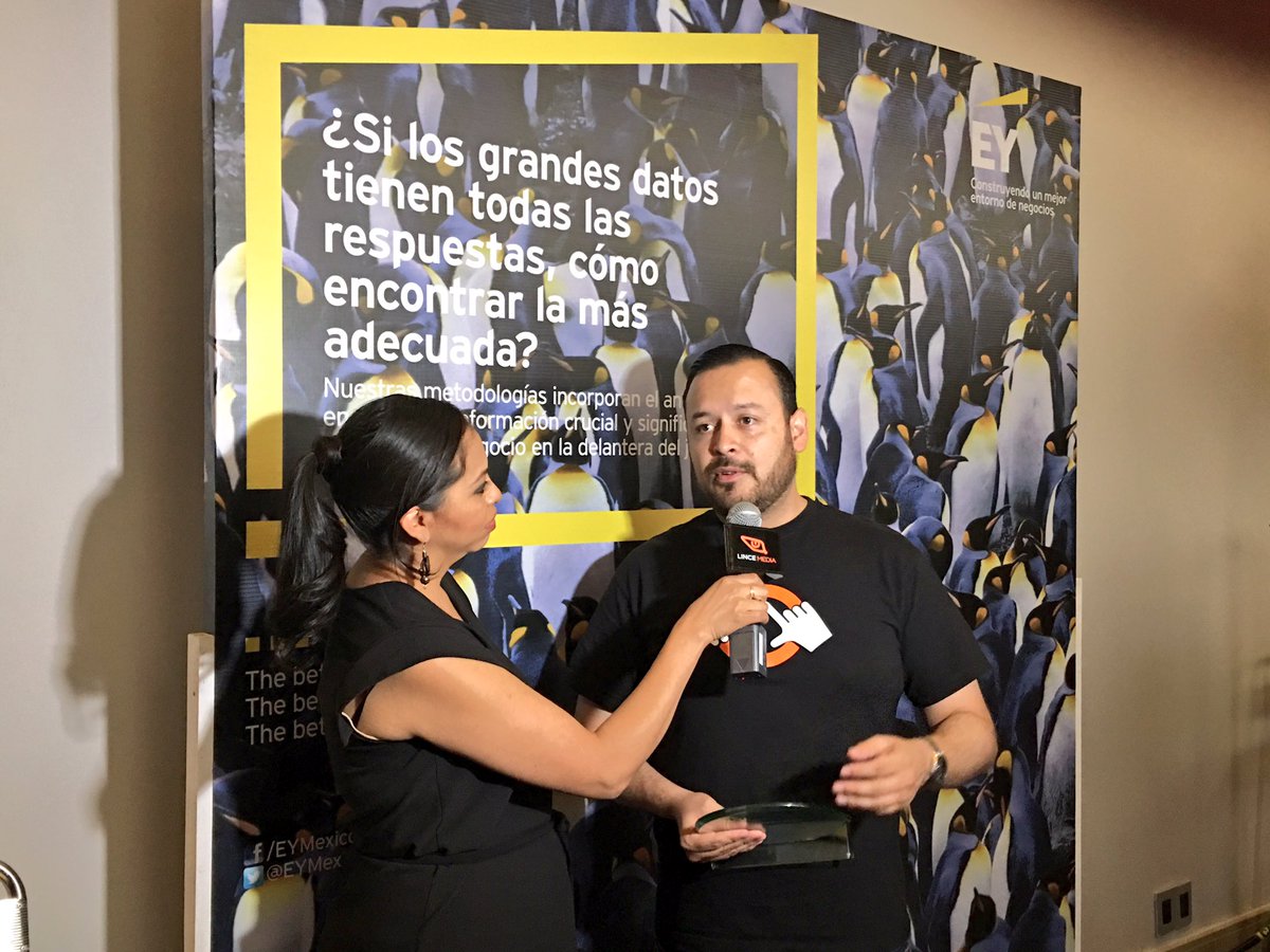 ForosReforma's tweet photo. Manuel Villegas de @Capptu, emprendedor ganador en #SGFMX16, señala que su banco de fotografías ofrece imágenes locales como ningún otro https://t.co/gw82ObIuUN