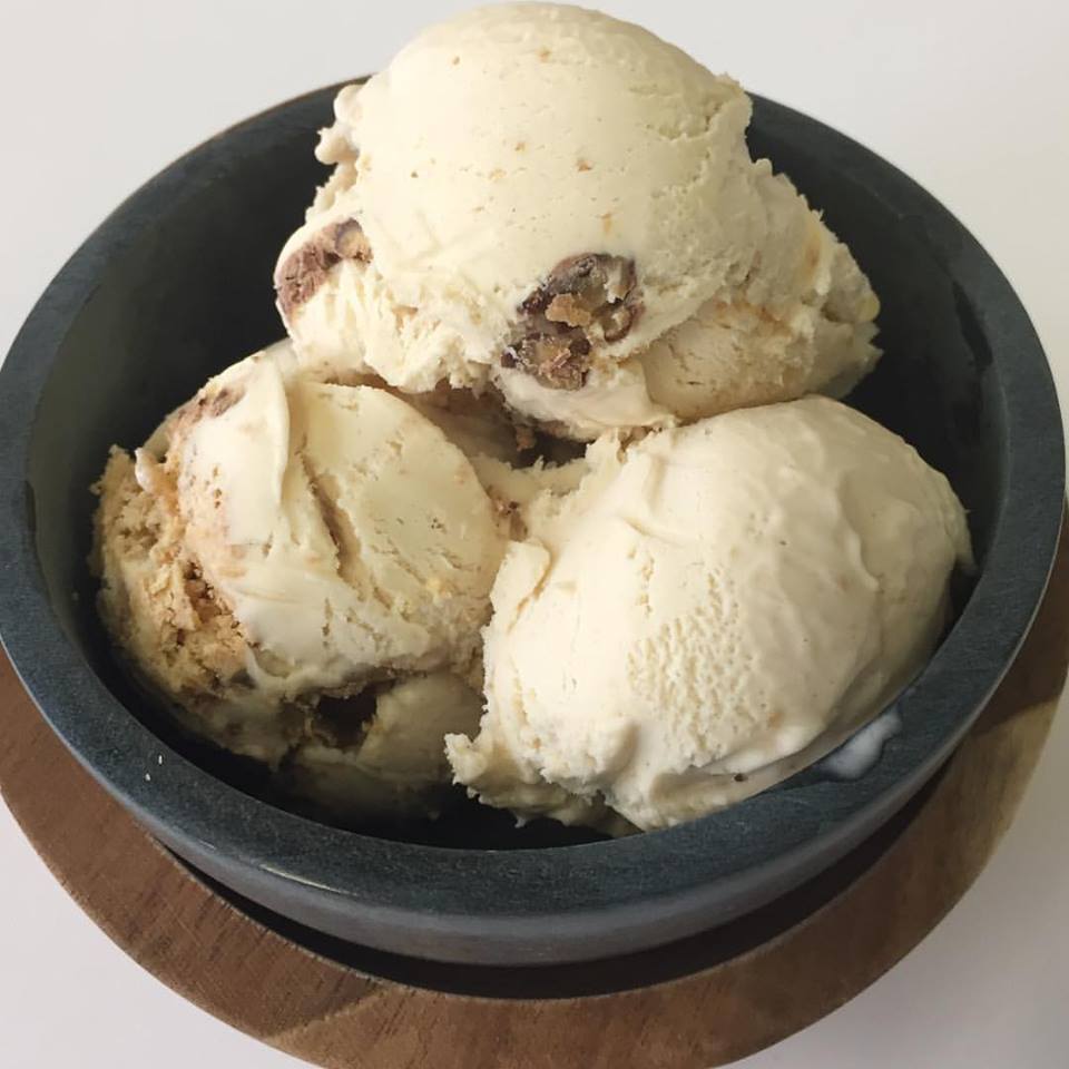 Terrifictweber's tweet photo. #NationalPecanCookieDay #JustAddIceCream from @Bernoullis #cookiesandcream #yummy #icecreammission https://t.co/Vd13skxPCg