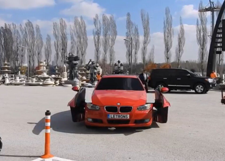 CarWaffle's tweet image. OMG - You can now buy a fully working Transformers #BMW 3-series bit.ly/2d0zZz1