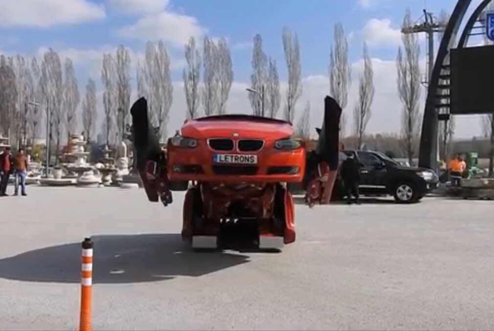 CarWaffle's tweet image. OMG - You can now buy a fully working Transformers #BMW 3-series bit.ly/2d0zZz1