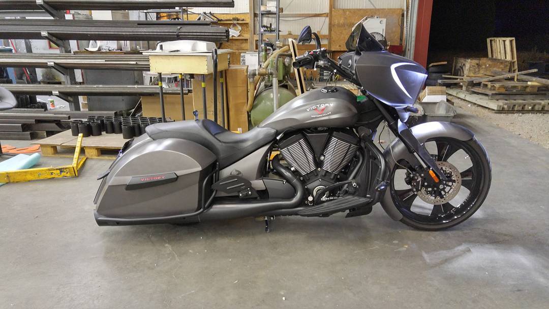 Sleek &amp; mean. #VictoryCrossCountry #RideOne #Repost <a href="/VicBaggers/">VicBaggers</a>