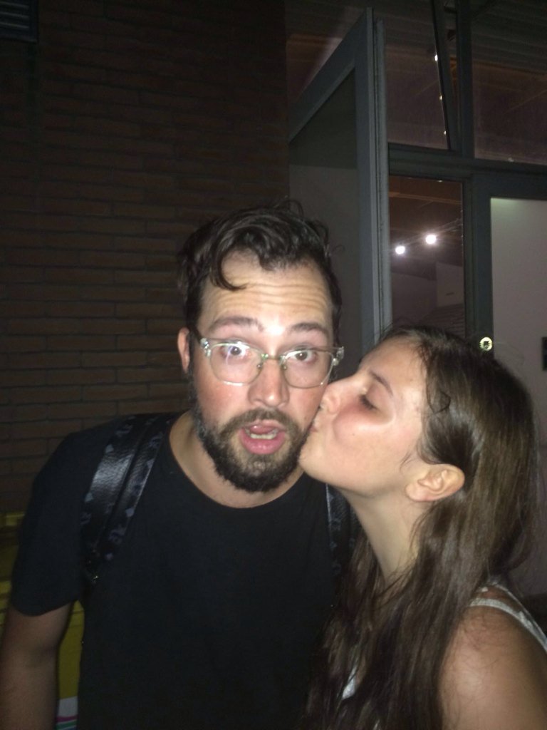 chiashouse's tweet photo. @jamesmaslow #HugForPeace #KissForPeace https://t.co/rqDs4uZsnT