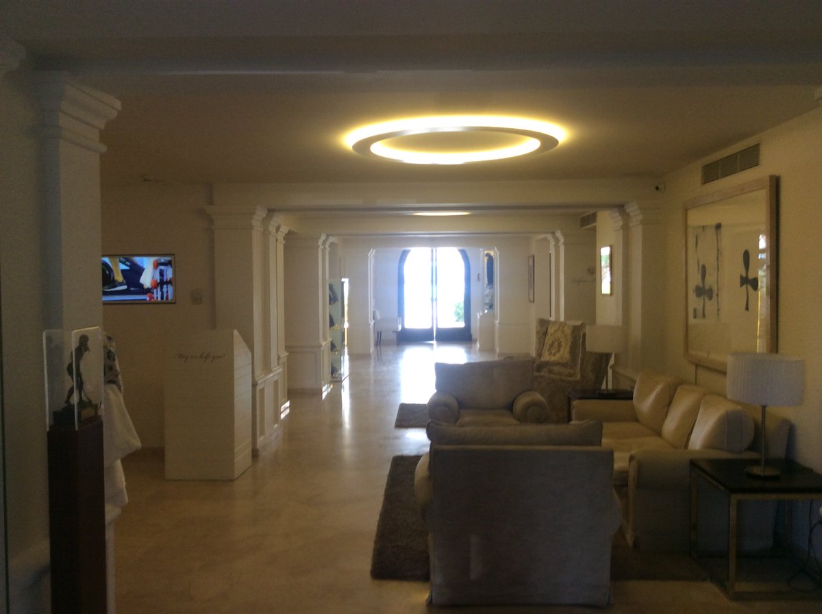 Majorca_Sov's tweet photo. Illa D'or hotel reception. #paradiseStartsHere https://t.co/ZFSM1kJDva