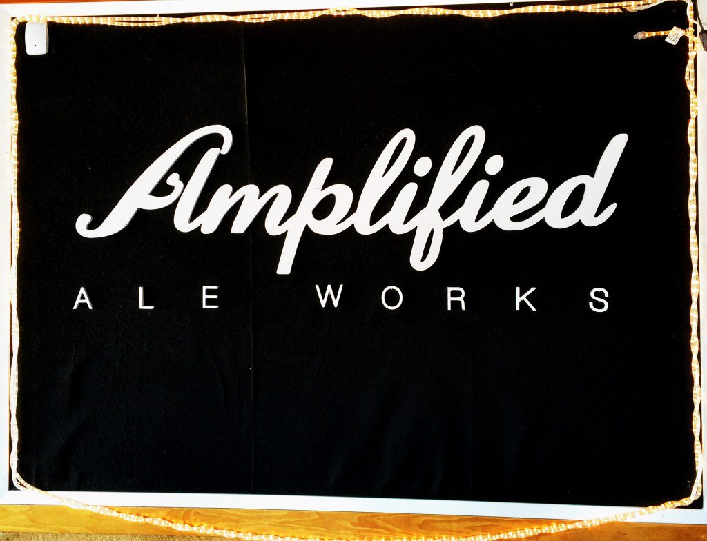 San Diego Brewery Guide: Amplified Ale Works bowtiewanderer.com/2016/09/21/amp…