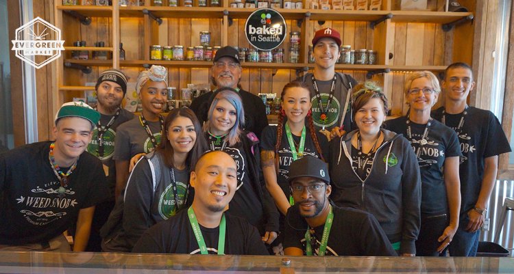 EVERGREENMKT's tweet photo. This #WeedSnobWednesday top by our Auburn store and support your local #Weedsnobs #greatemployees https://t.co/9dGNYdYKAc