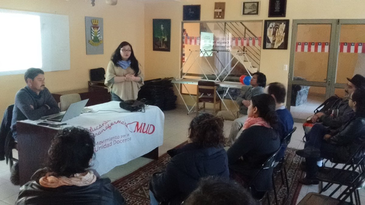 MUD_Nacional's tweet photo. Ya comienza la charla de @Edo_gonzalezn en Chiguayante. Por la transformación del #Magisterio, #ArribaProfesDeChile https://t.co/ae9mnUOlaz