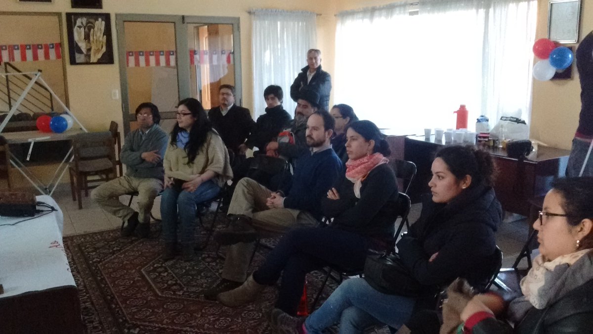 MUD_Nacional's tweet photo. Ya comienza la charla de @Edo_gonzalezn en Chiguayante. Por la transformación del #Magisterio, #ArribaProfesDeChile https://t.co/ae9mnUOlaz