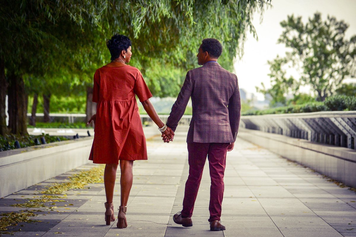 goldenpolaroid's tweet photo. My parents had a photoshoot for their 21st anniversary lol, they sent me the pics. https://t.co/4pZ2NmPqzV