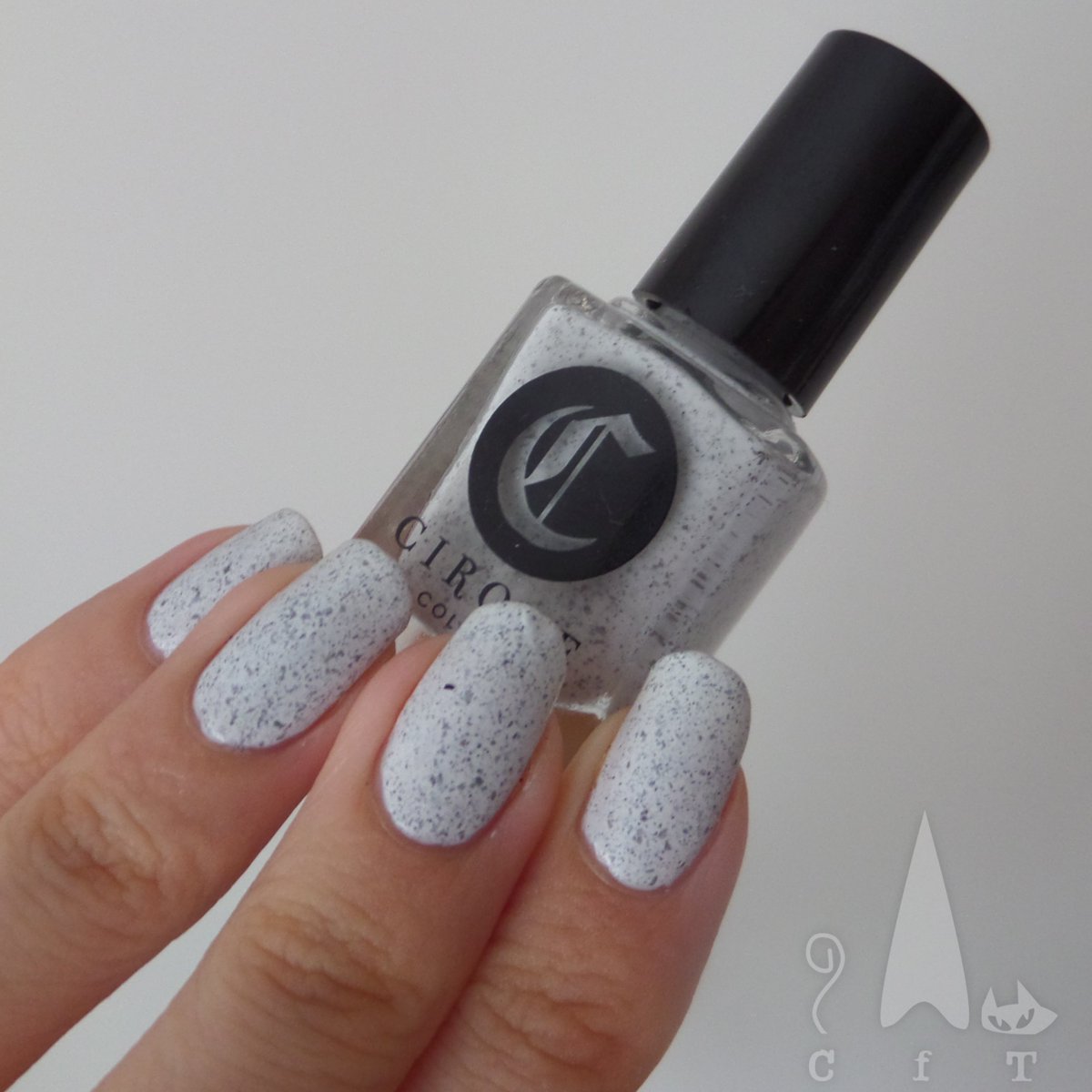 ClawsForThought's tweet photo. My first try of Cirque @cirquecolors - This is 'Hatch' https://t.co/4qlJfGVaO5 #nailblogging #clawsforthought https://t.co/UBzBzdQzfM