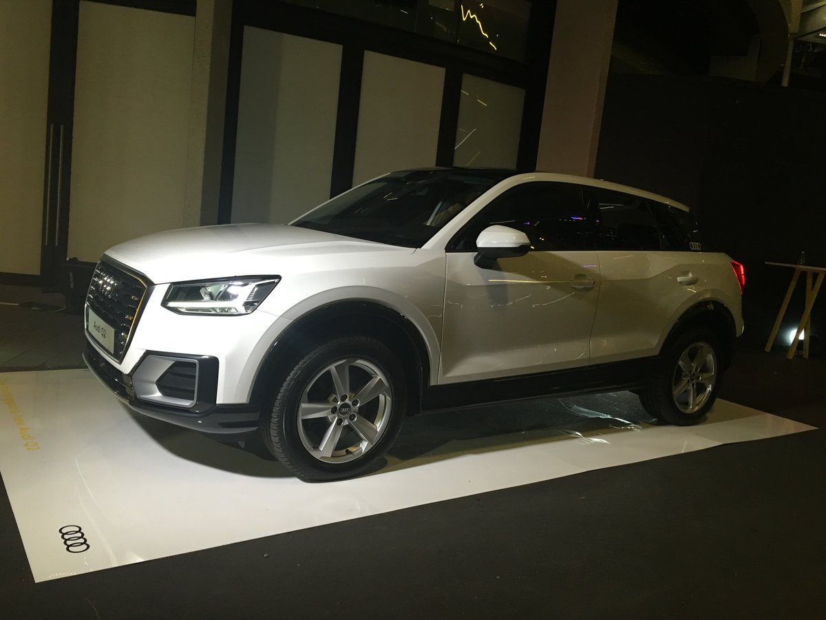 TMRTim's tweet image. Flattened roofline, c-pillar 'blade', chamfer from a-to c-pillar, taillights (not incorporated into lift-back)... unique to #Q2 @TMRnews