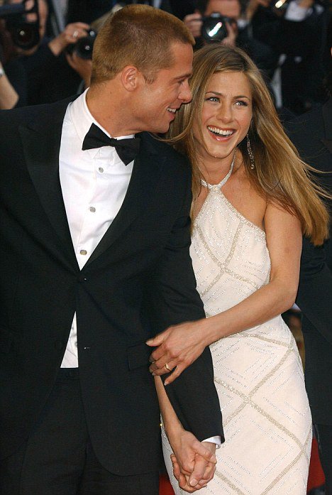 LaurasBlue's tweet photo. #CelebWarningLabel 
Playing a character that's married to Angelina Jolie's character may put undesirable ideas in his head.  #MrandMrsSmith https://t.co/mpqLZHKJdg