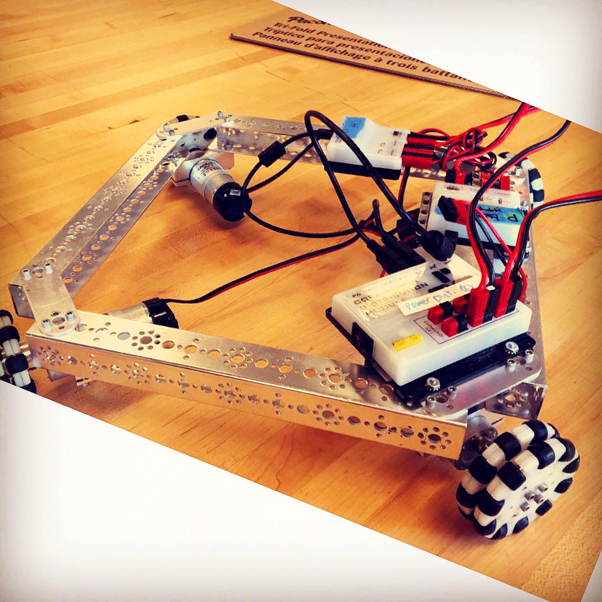 PatrioticRobots's tweet photo. Prototype of the base of our robot!!β€οΈπ #patrioticrobotics #robotics #workinprogress #newyear2016/2017 #STEM https://t.co/v6Jxf1uq0F