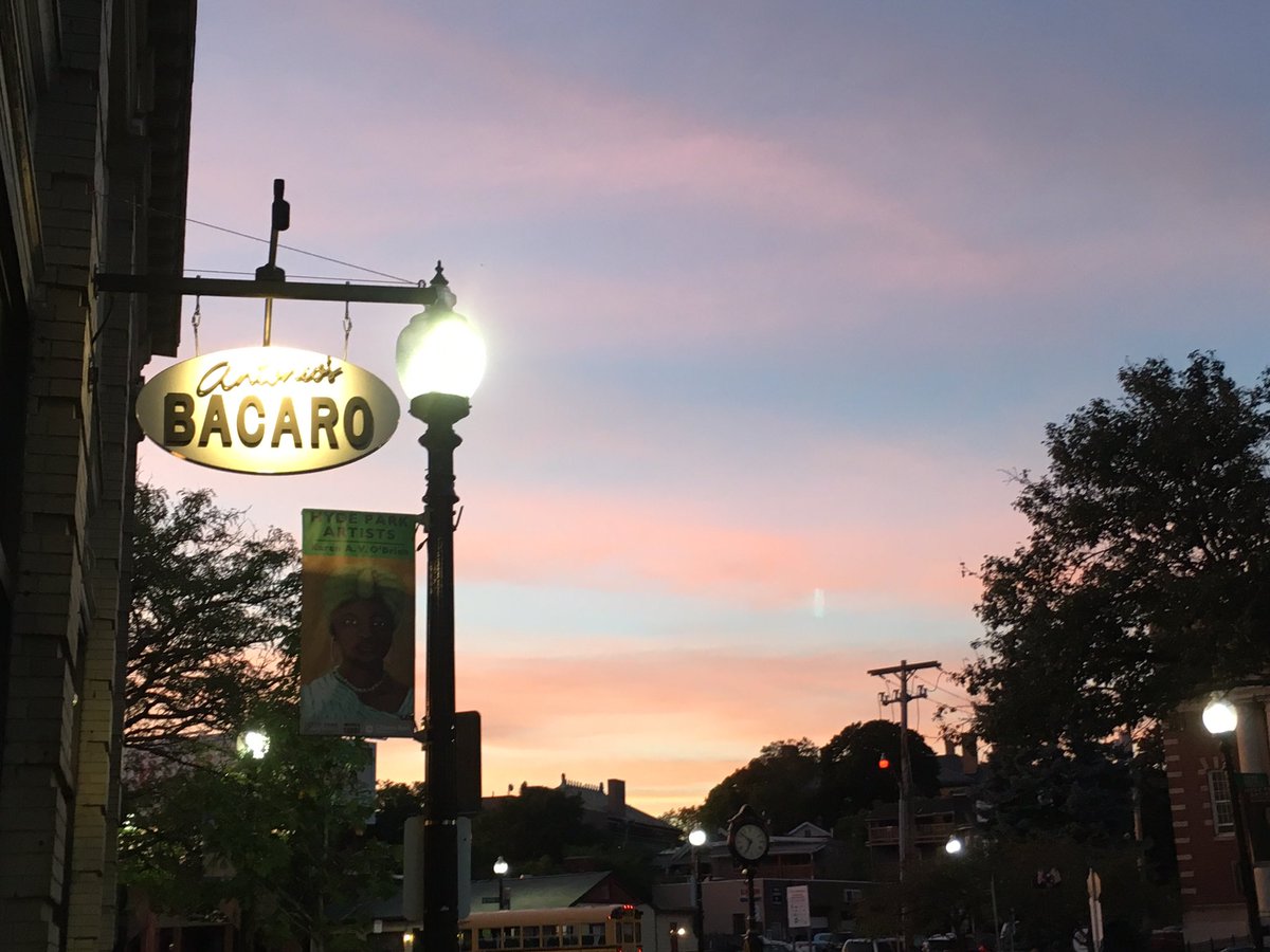 antonio_bacaro's tweet photo. @HydeParkMS Sunset over Hyde Park! #nofilter #lastdayofsummer https://t.co/nWpKGck4Q9