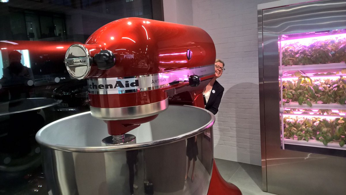 DietitianSian's tweet photo. @Trying to hide in the #kitchenaidstore so I can stay & play a little longer #LDF16 https://t.co/9sQdYtnEA2