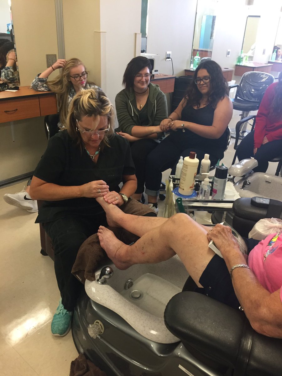 atccosmo2018's tweet photo. mrs b demonstrating pedicures today!! start of infection control😍 https://t.co/HA98iIbXVd